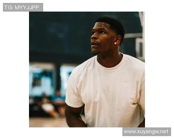 爱德华兹乔丹仅用背部就能完成低位单打,其他人很难做到 爱德华兹乔丹仅用背部就能完成低位单打,其他人很难做到